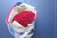 画像2: 108本の赤いバラの花束 (2)