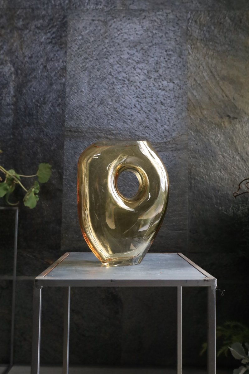 画像1: 意外と飾りやすい花瓶(イエロー) (1)