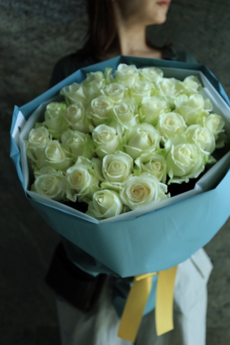 画像2: 白いバラの花束○選べる本数！ (2)