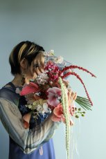 画像1: 大人可愛い！ニュアンスピンクの垂れるブーケ (1)