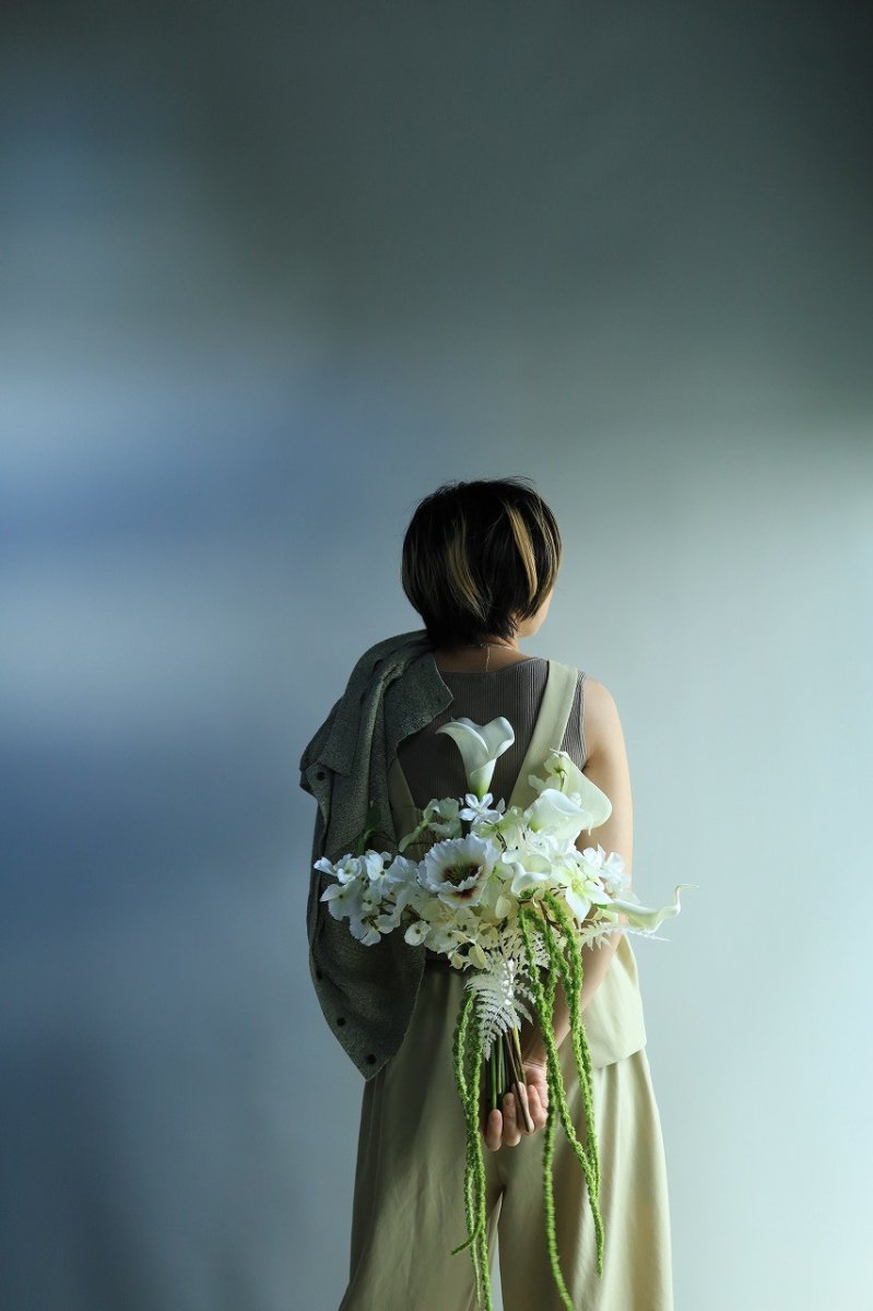 画像4: 白いカラーをたっぷり使った大人ブーケ (4)