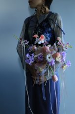 画像1: ピンクチューリップと胡蝶蘭のリボンブーケ (1)