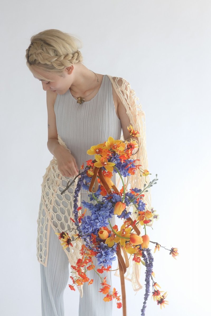 画像4: オレンジ×ブルーのくねくねリングブーケ (4)