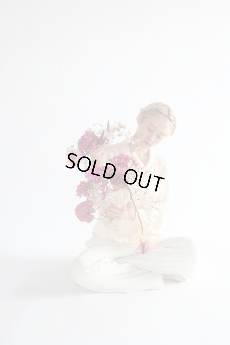 画像5: アンスリウムとオンシジュームの大人カラーのリングブーケ (5)