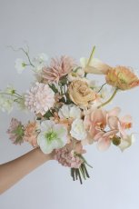 画像4: 薄ピンクの大人可愛いブーケ (4)