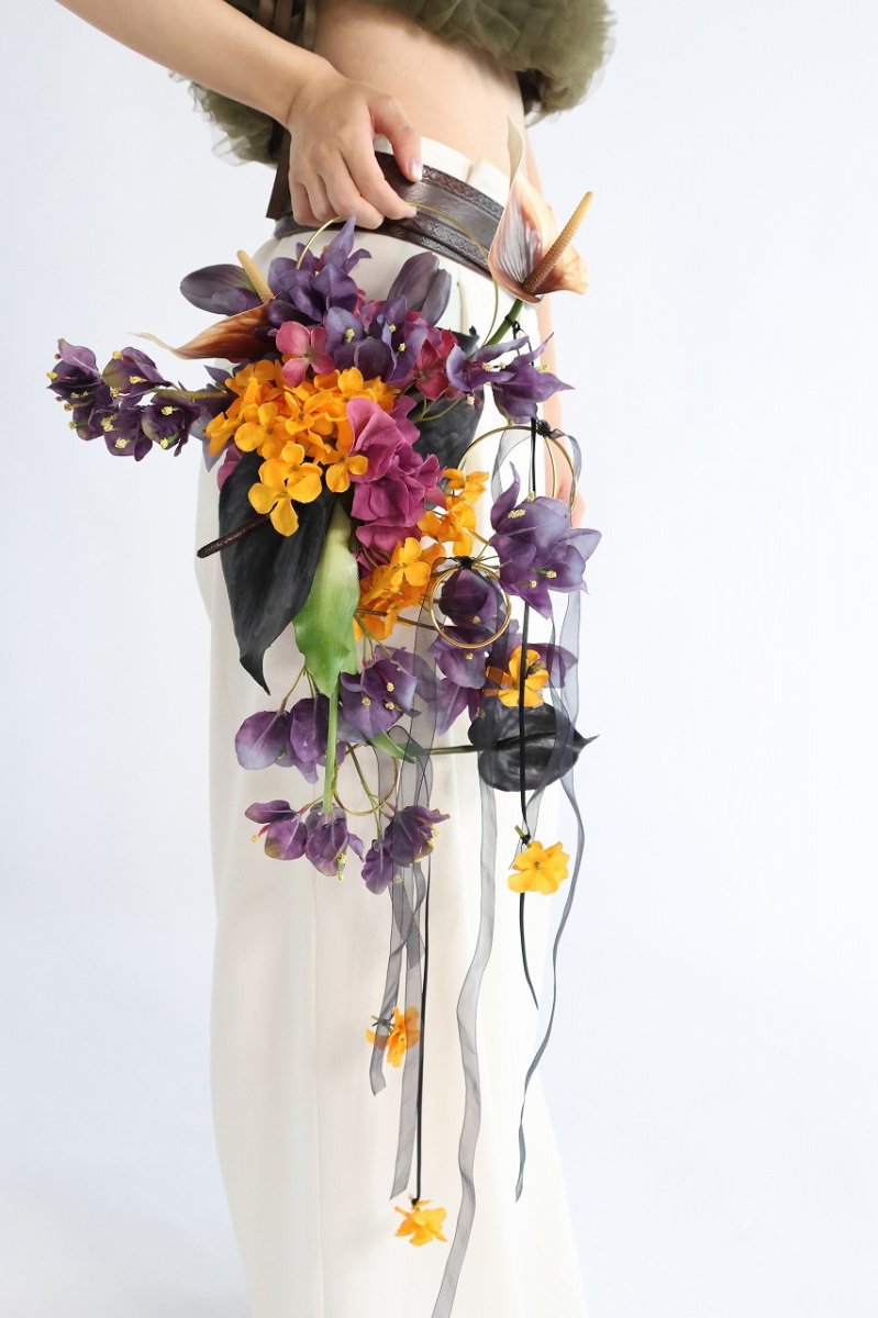 画像2: 紫とオレンジの個性的リングブーケ (2)