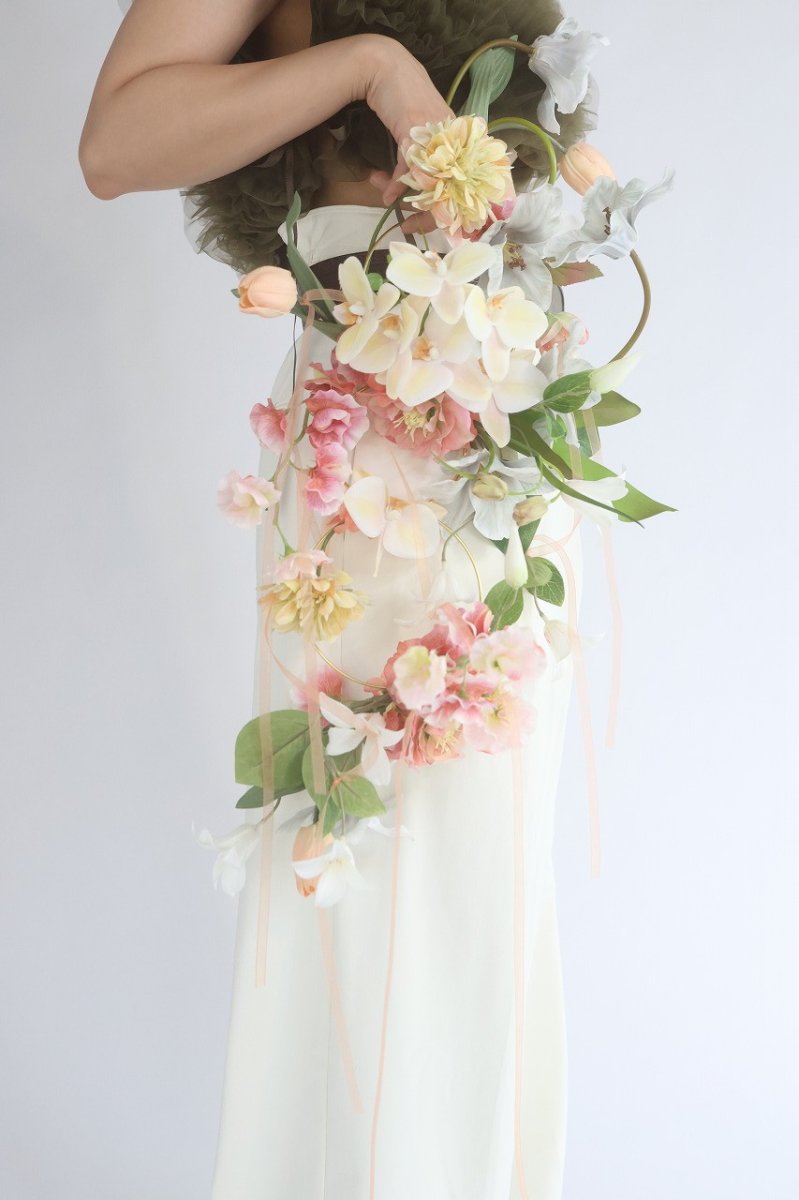 画像4: 胡蝶蘭とチューリップのリングブーケ (4)