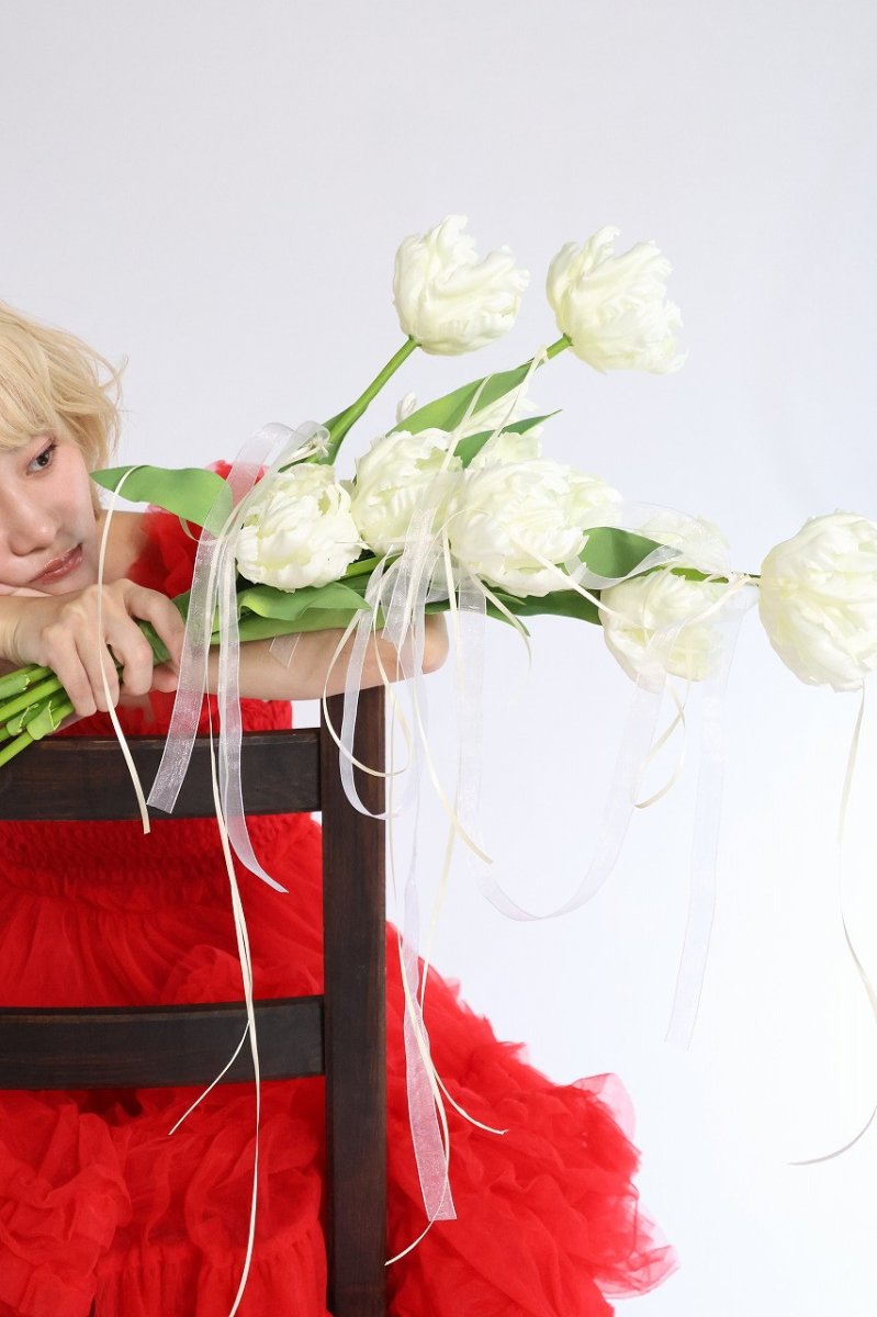 画像4: 八重咲きチューリップのクラッチリボンブーケ (4)