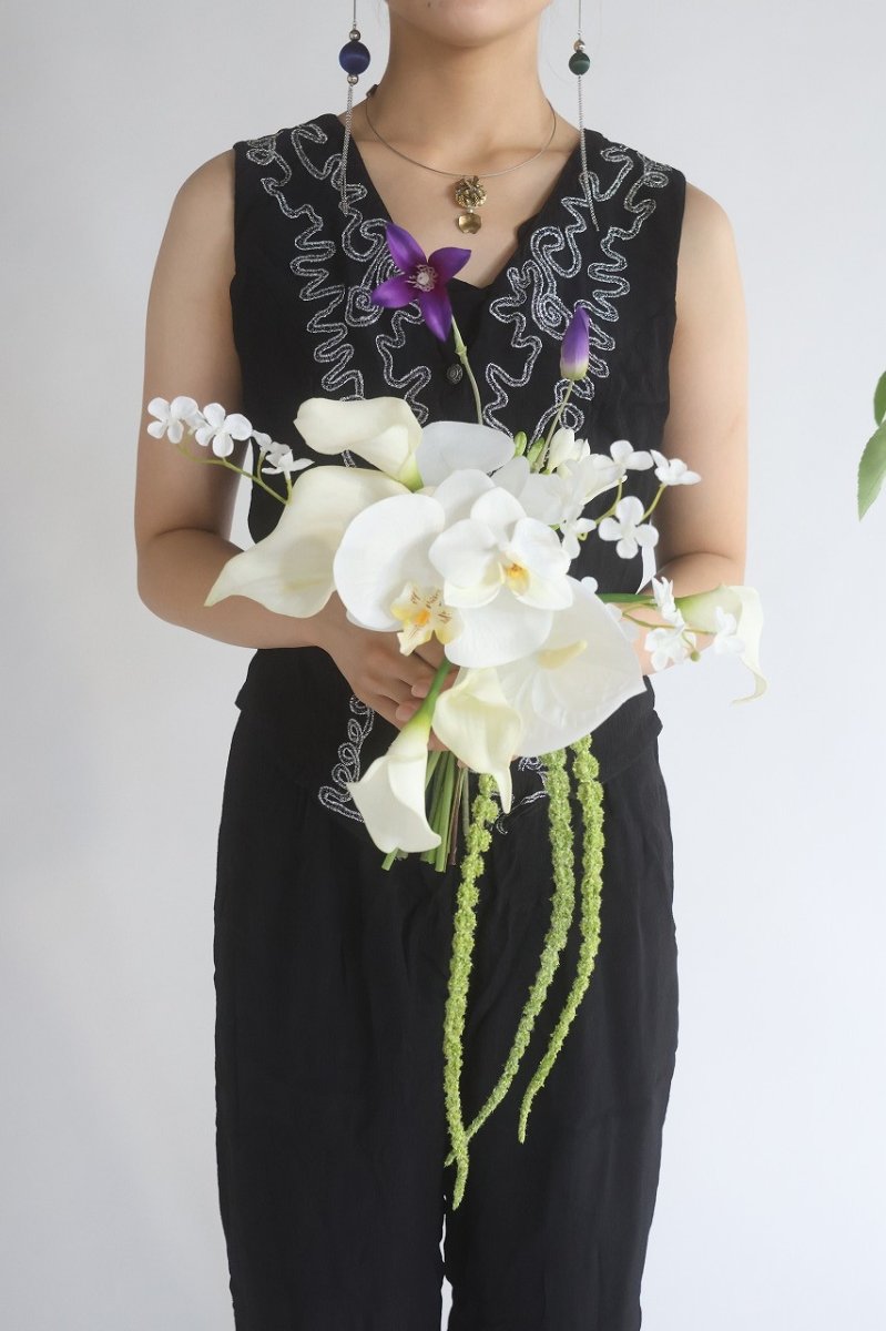 画像1: 白いカラーとアマランサスのシンプルブーケ (1)