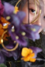 画像6: 紫とオレンジの個性的リングブーケ (6)