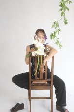 画像6: 白いカラーとアマランサスのシンプルブーケ (6)