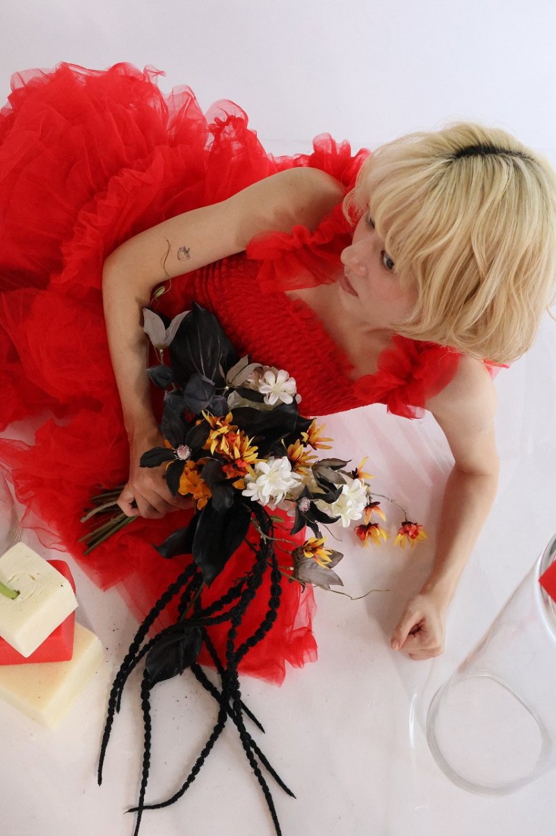 画像3: ブラック＆オレンジの個性派ブーケ (3)