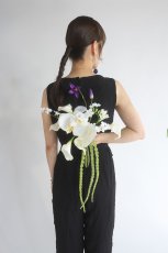 画像2: 白いカラーとアマランサスのシンプルブーケ (2)