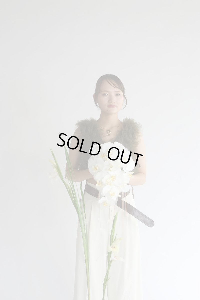 画像3: 白い胡蝶蘭をたっぷり使ったkatamariブーケ (3)