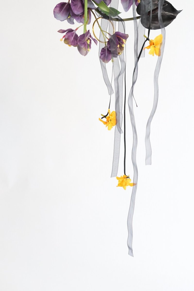 画像5: 紫とオレンジの個性的リングブーケ (5)