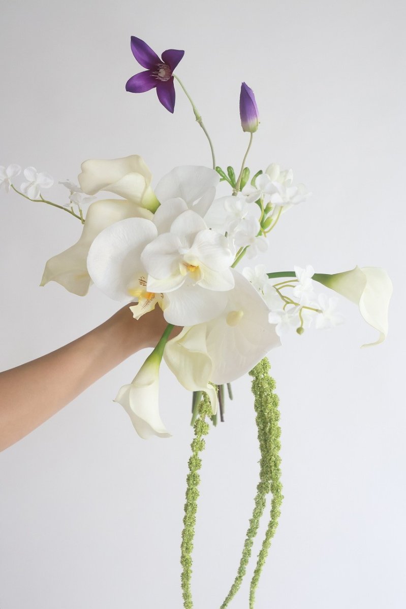 画像3: 白いカラーとアマランサスのシンプルブーケ (3)