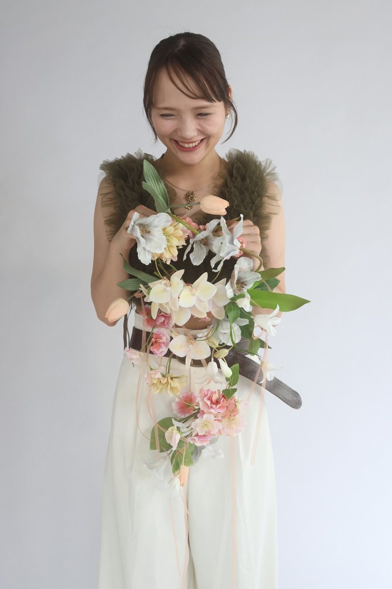 画像5: 胡蝶蘭とチューリップのリングブーケ (5)