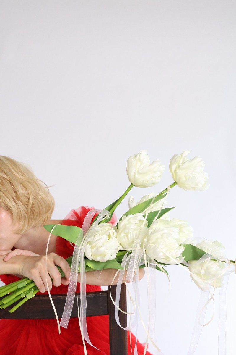 画像3: 八重咲きチューリップのクラッチリボンブーケ (3)