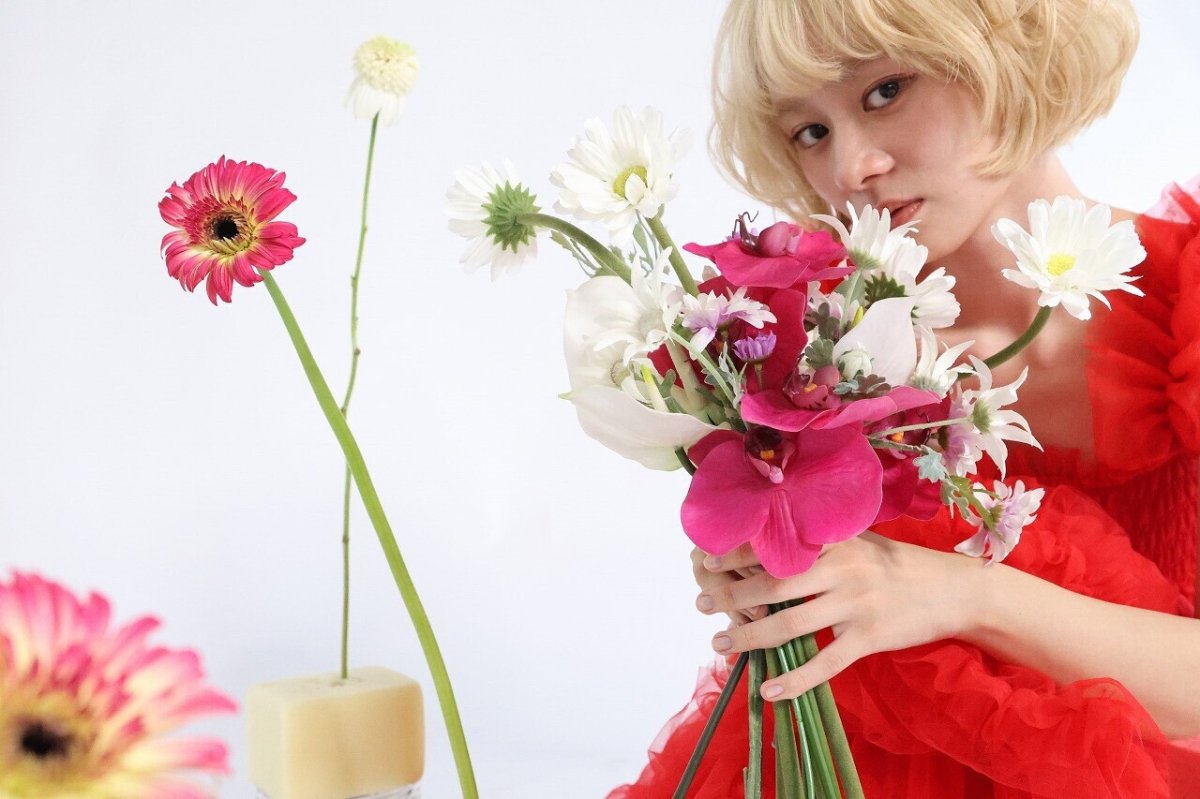 画像6: フーシャピンクとホワイトのガーベラブーケ (6)