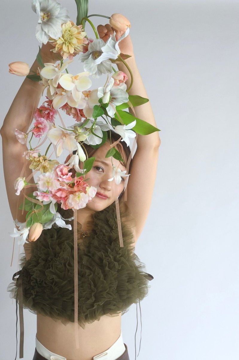 画像2: 胡蝶蘭とチューリップのリングブーケ (2)