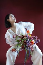 画像4: 和装にも映える｜紫×橙×深紅の個性派カラーブーケa12 (4)