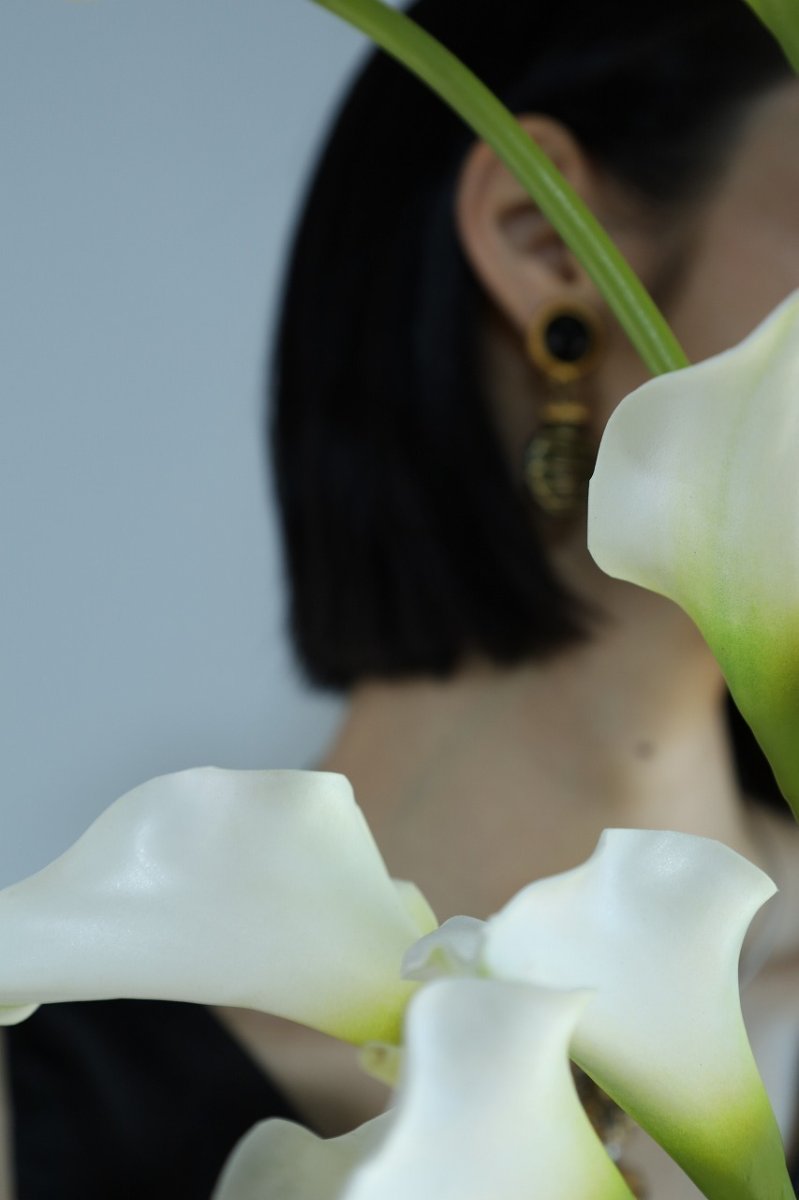 画像5: 白いカラーのシンプルブーケ｜アーティフィシャルフラワー（クラッチ）a4 (5)