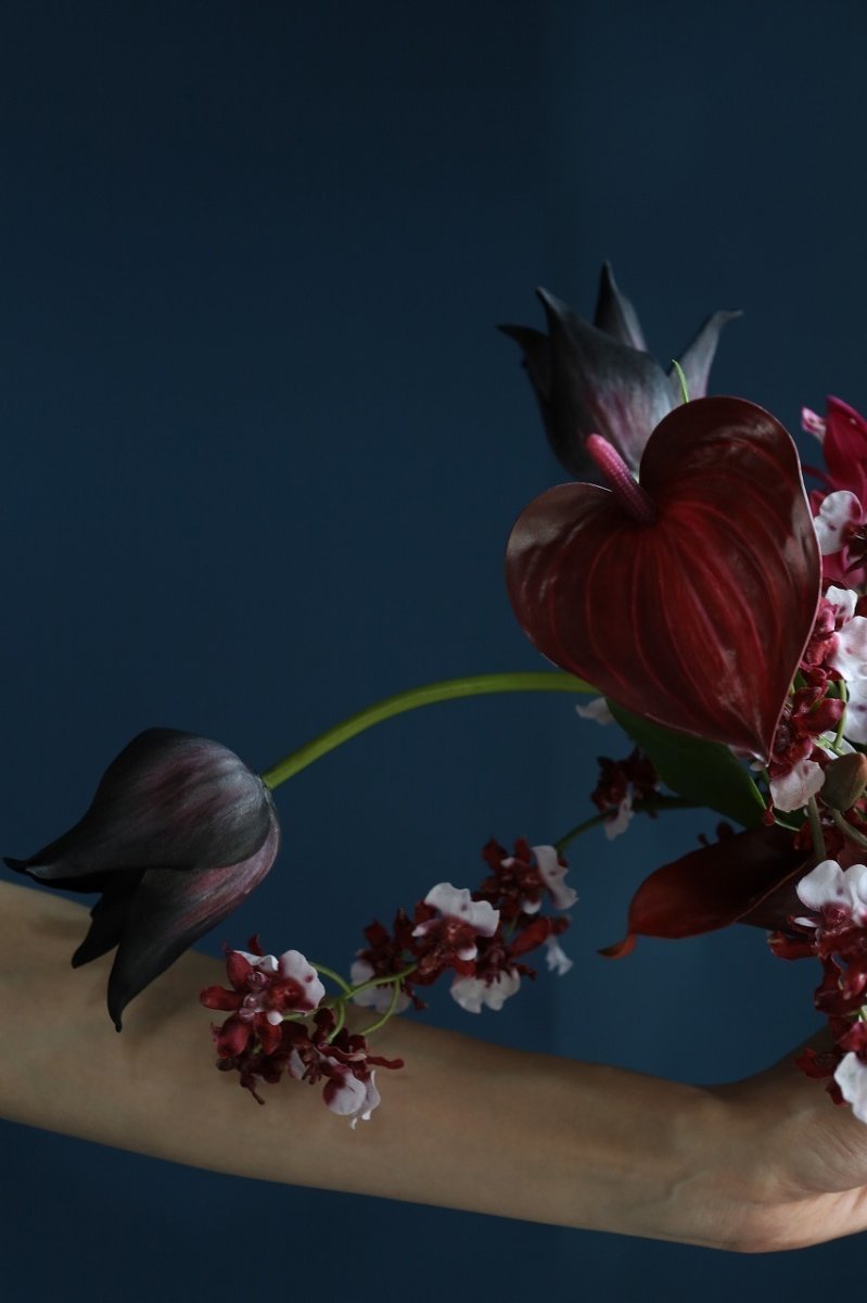 画像4: 黒チューリップのスタイリングブーケ｜ワイン×ブラック×レッドa6 (4)