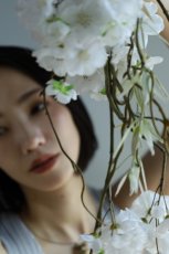 画像4: 白無垢に映える 白い桜のアームブーケa2 (4)