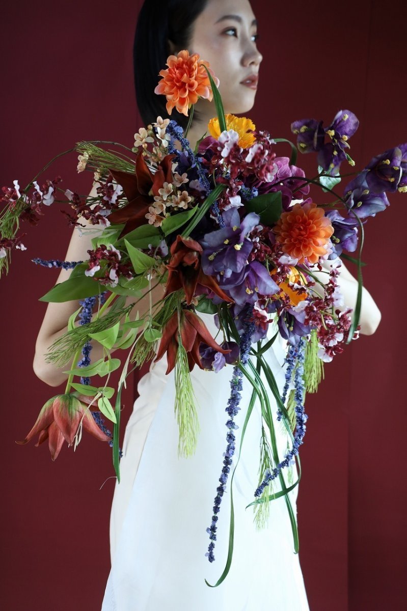 画像2: 和装にも映える｜紫×橙×深紅の個性派カラーブーケa12 (2)