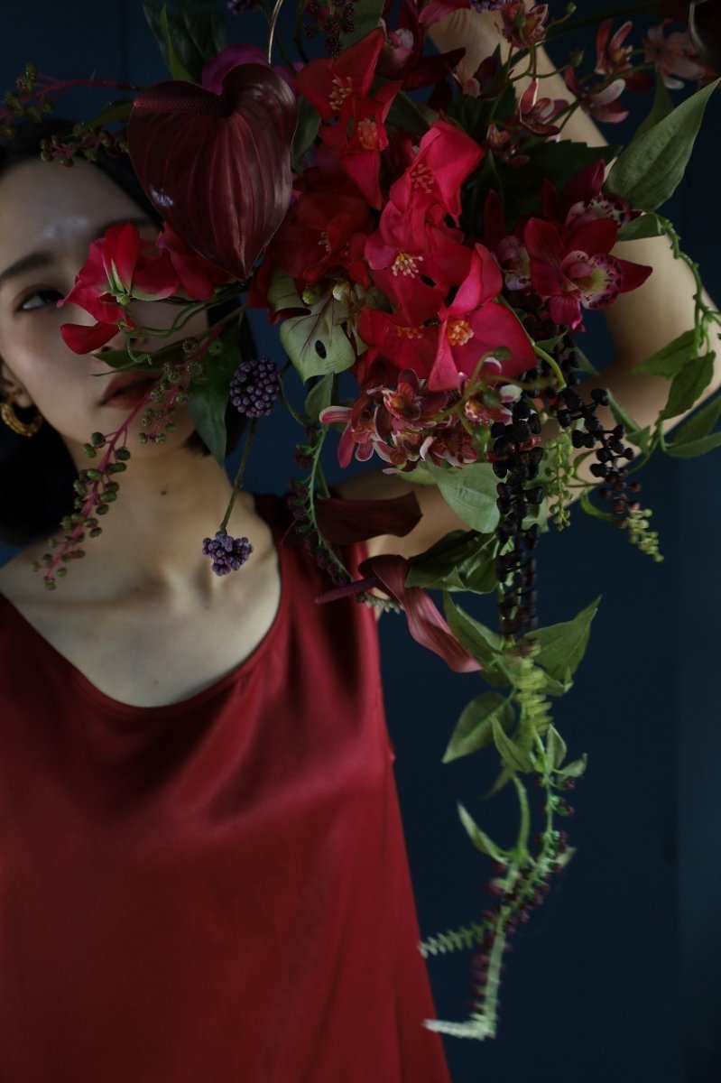 画像3: リングブーケ（フープブーケ）｜和モダンな深紅のウェディングブーケ｜造花a7 (3)