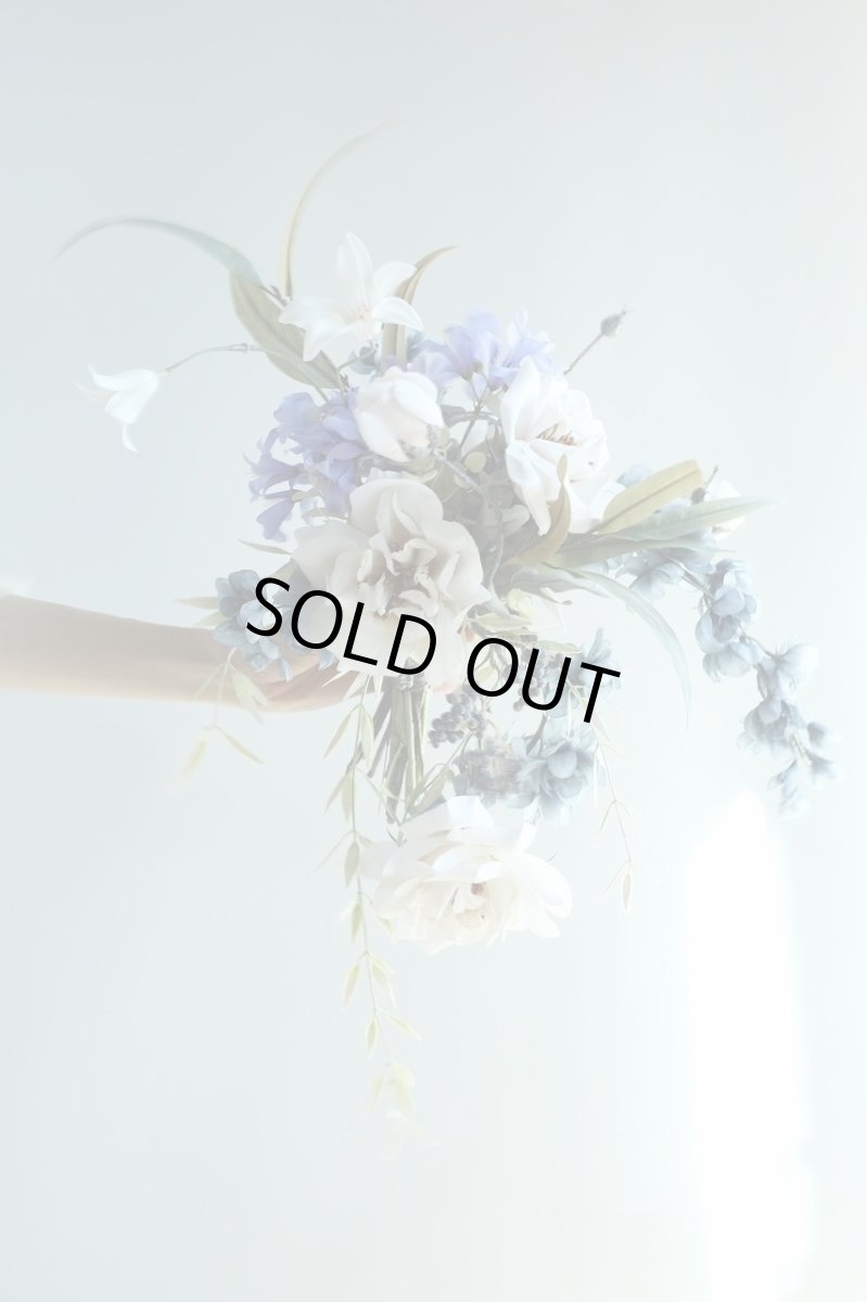 画像1: グレイデルフィニウム×ベージュローズのブーケ a3 (1)