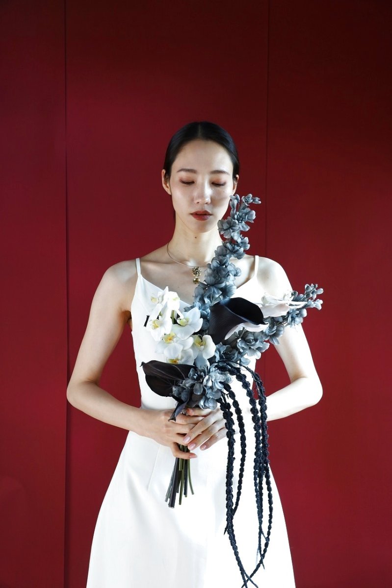 画像2: モノトーンのウェディングブーケa13 (2)