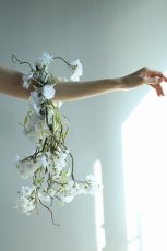 画像1: 白無垢に映える 白い桜のアームブーケa2 (1)