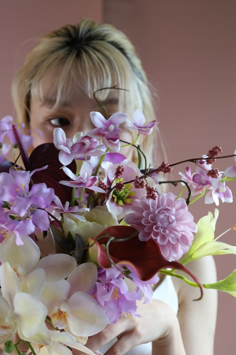 画像4: 【一点もの】胡蝶蘭×カラー×アンスリウム｜ラベンダー×アイボリーの大人ブーケb2 (4)