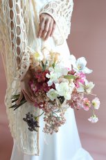 画像4: 春婚に｜チューリップ×ラナンキュラスのニュアンスカラーブーケb1 (4)