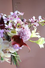 画像1: 【一点もの】胡蝶蘭×カラー×アンスリウム｜ラベンダー×アイボリーの大人ブーケb2 (1)