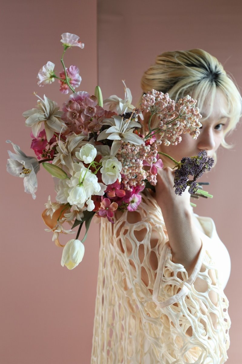 画像3: 春婚に｜チューリップ×ラナンキュラスのニュアンスカラーブーケb1 (3)