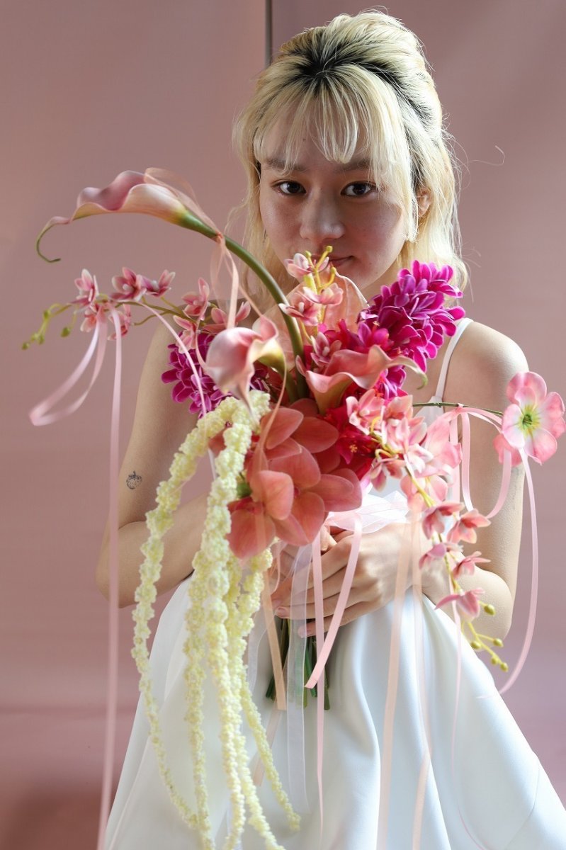 画像3: 前撮りに映える｜ビビット×ニュアンスピンクのカスケードブーケb3 (3)