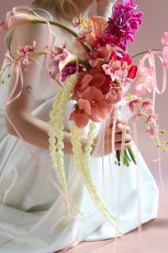 画像5: 前撮りに映える｜ビビット×ニュアンスピンクのカスケードブーケb3 (5)