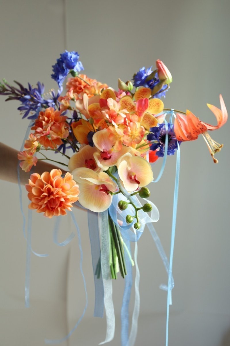 画像1: オレンジ×ブルーのリゾートブーケ｜青いリボンが揺れるトロピカルデザインb5 (1)