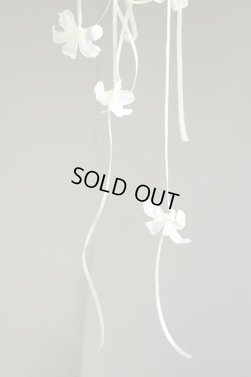 画像3: ホワイトヒヤシンスのクラッチブーケ｜流れるリボンが揺れるアーティフィシャルフラワーb6 (3)