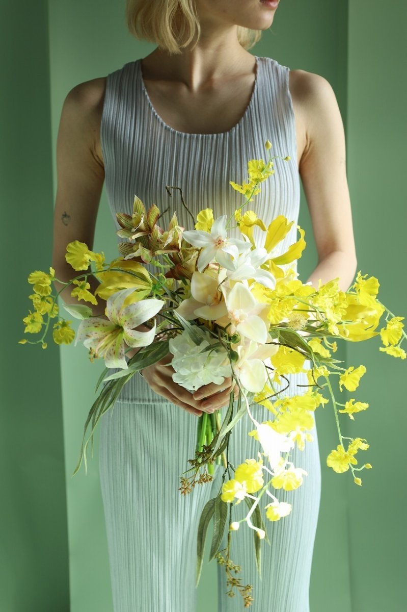 画像2: 舞い咲く黄｜オンシジュームと百合の和モダンブーケb11 (2)