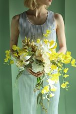 画像2: 舞い咲く黄｜オンシジュームと百合の和モダンブーケb11 (2)