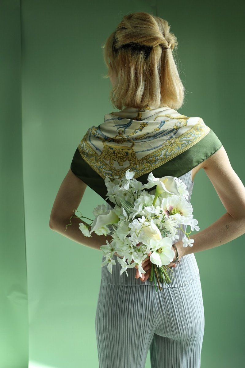 画像4: 洗練を束ねる｜大人のためのホワイトフラワーブーケb9 (4)