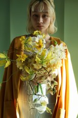 画像5: 凛と艶めく黄｜和装に映えるグロリオサブーケb10 (5)