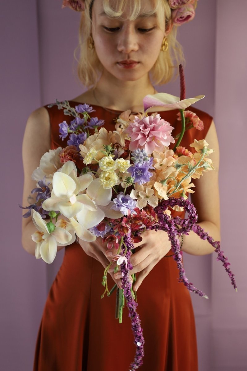 画像6: 個性を纏う花嫁へ｜パープル×アプリコットの流れるブーケb14 (6)