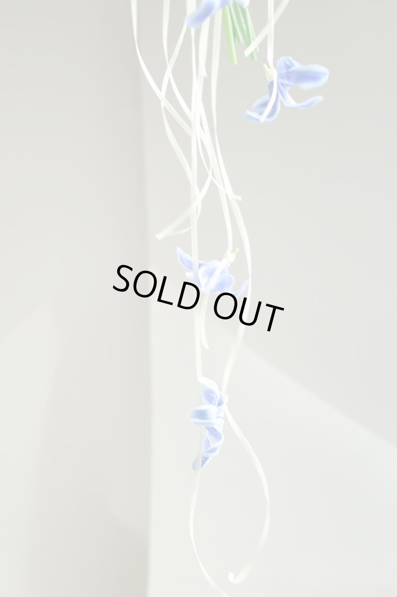 画像3: ブルーヒヤシンスのクラッチブーケ｜流れるリボンが揺れるアーティフィシャルフラワーb7 (3)