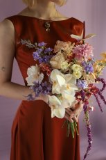 画像5: 個性を纏う花嫁へ｜パープル×アプリコットの流れるブーケb14 (5)