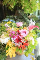 画像4: 毎年一番人気！5,000yenアレンジ  ※配送期間：5/6(水)〜5/10(日)になります 配送日の指定は出来ません。 (4)