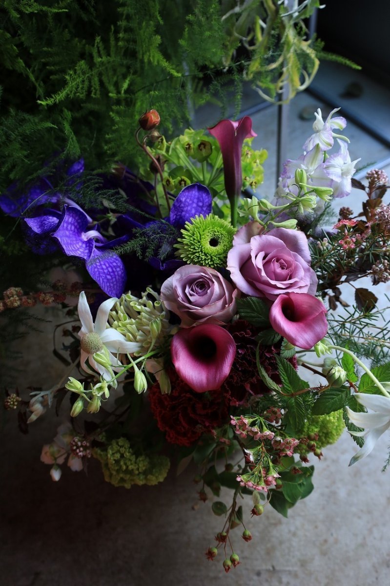 画像2: お花たっぷり！7,500yenアレンジ  ※配送期間：5/6(水)〜5/10(日)／日付指定不可 (2)